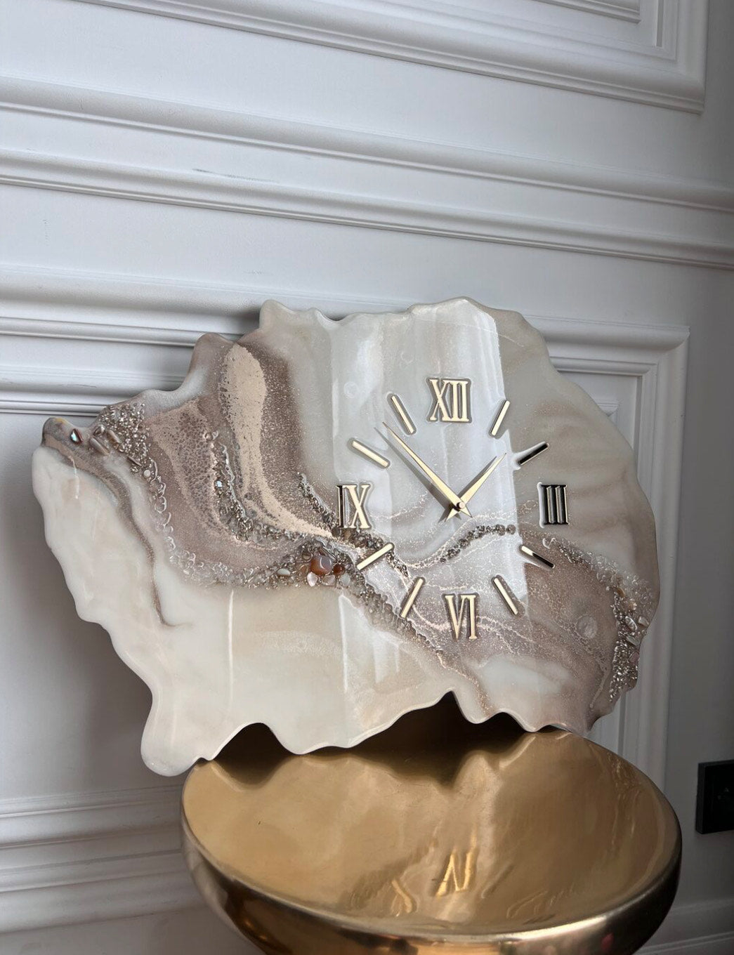 Elegance in Geode: Crafting a Resin Watch with Stones & Shimmering Layers